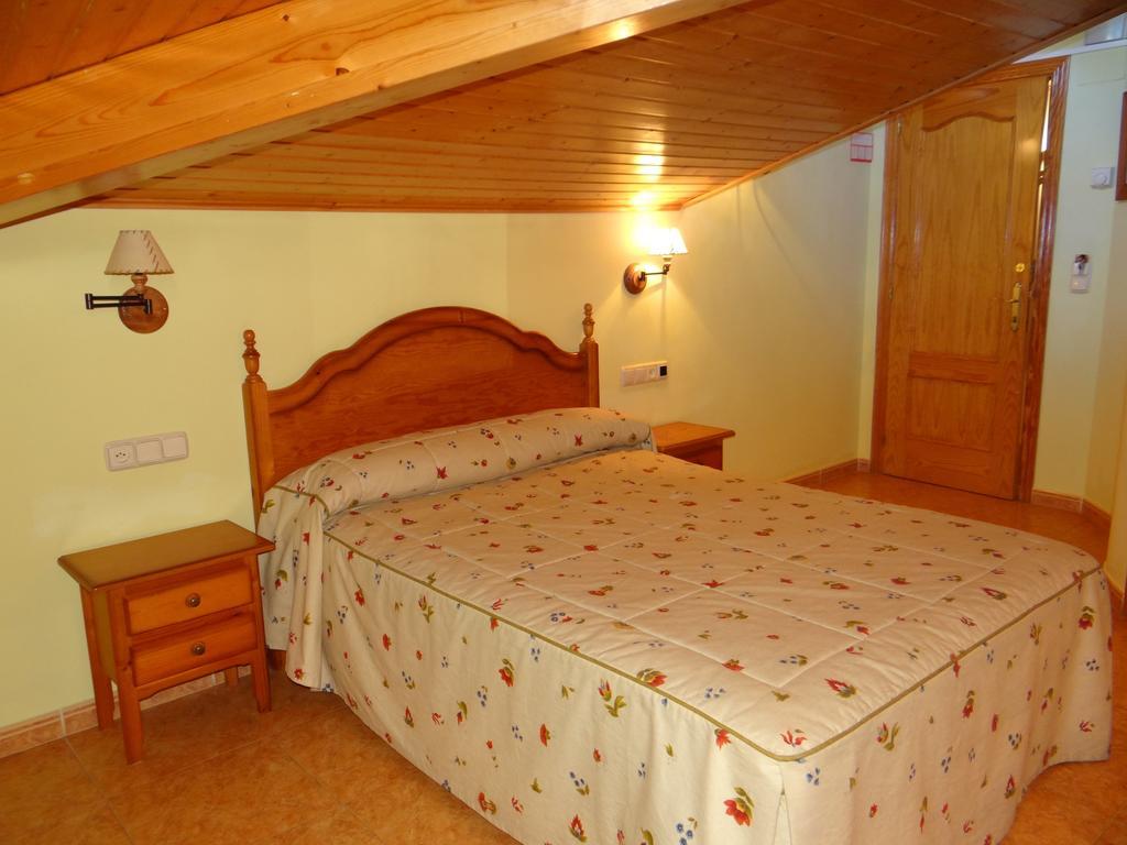 Hotel Casa Carmen Benabarre Zimmer foto